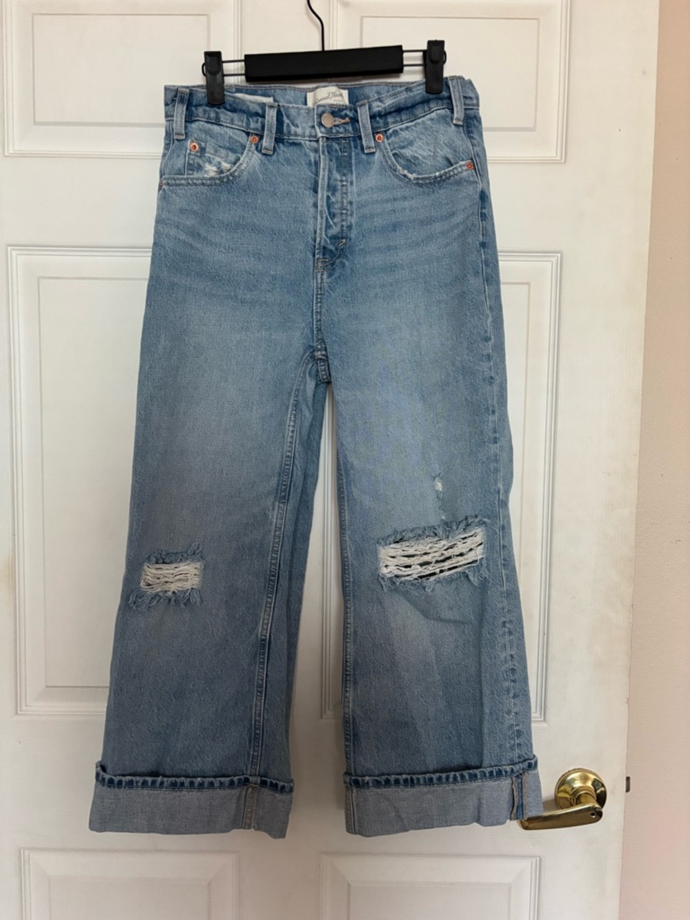 Universal Thread Light Blue Distressed Wide-Leg Women’s Jeans